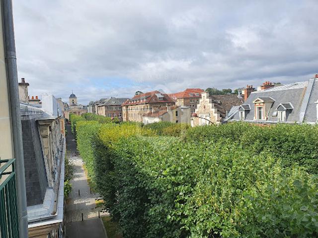 Location Appartement 5 pièces 113.32 m2 Versailles
