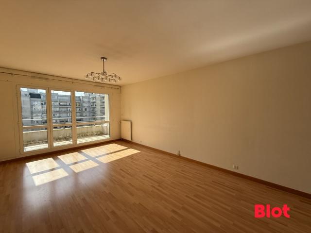 Location Appartement 5 pièces 113m² RENNES 35000