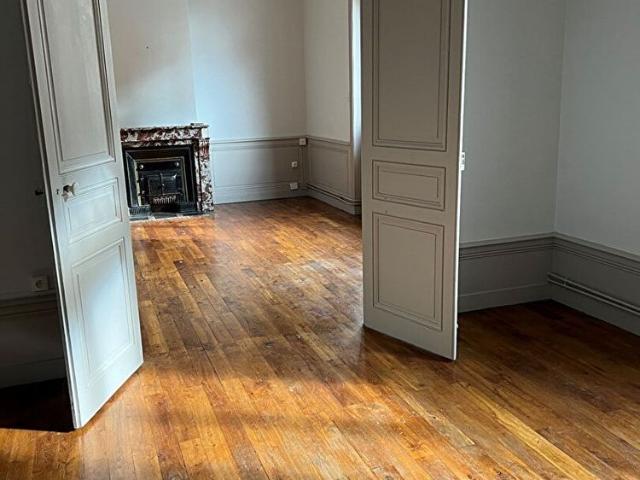 Location Appartement 5 pièces 114m²