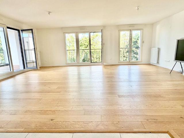 Location appartement 5 pièces, 117.00m², Garches