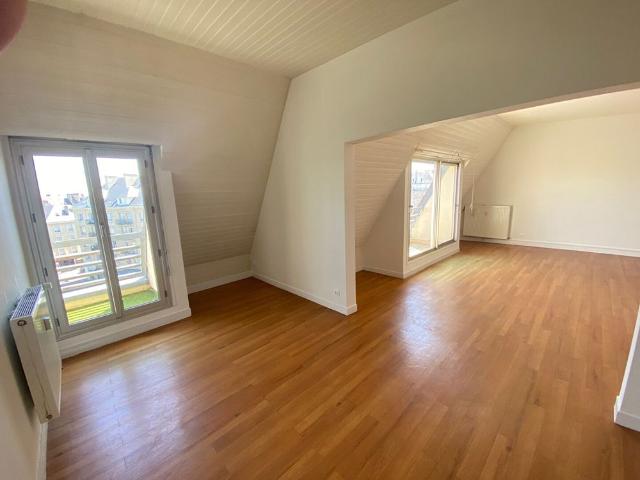 Location Appartement 5 pièces 122m²