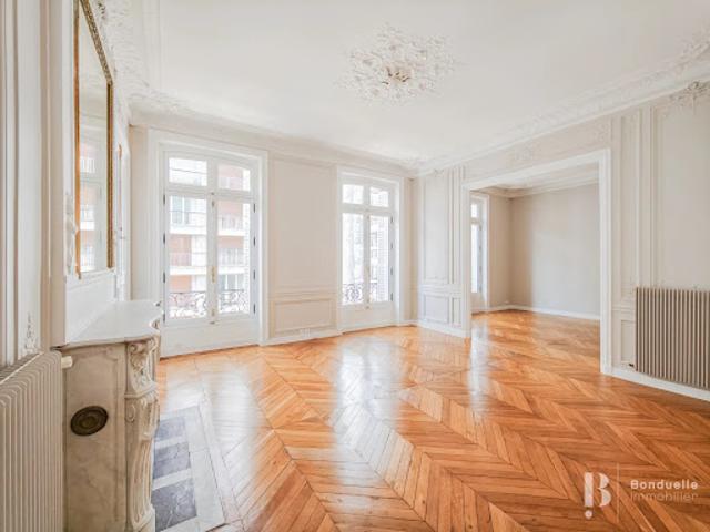 Location Appartement 5 pièces 124 m2 Paris 8ème