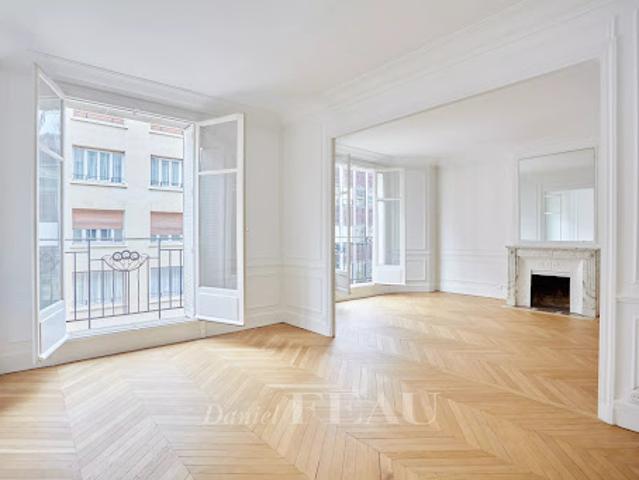 Location Appartement 5 pièces 125.86 m2 Paris 16ème