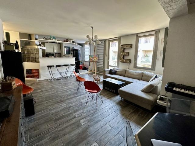Location Appartement 5 pièces 127m² FRANCHEVILLE 69340