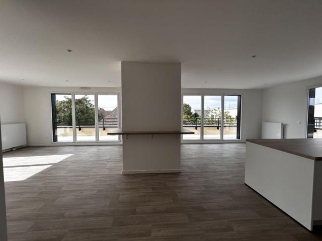 Location Appartement 5 pièces 129m² FLEURY SUR ORNE 14123