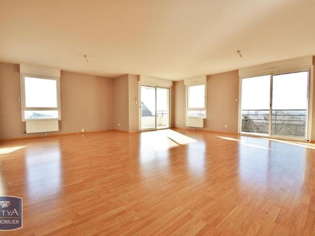 Location Appartement 5 pièces 130m² LE MANS 72000