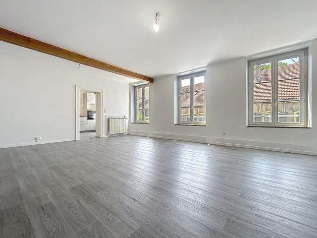 location appartement 5 pièces, 131.30m², jouy aux arches
