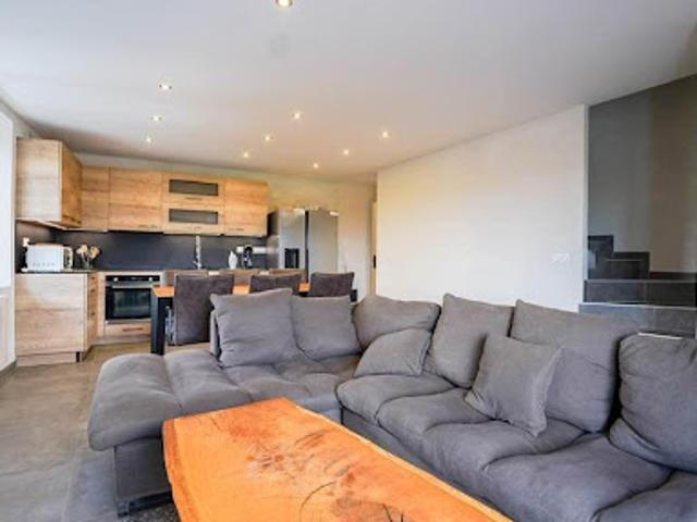 Location Appartement 5 pièces 133 m2 Viry