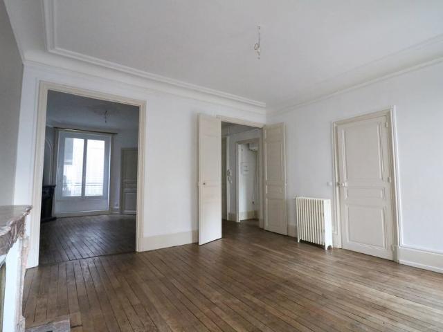 Location Appartement 5 pièces 133m² NEVERS 58000