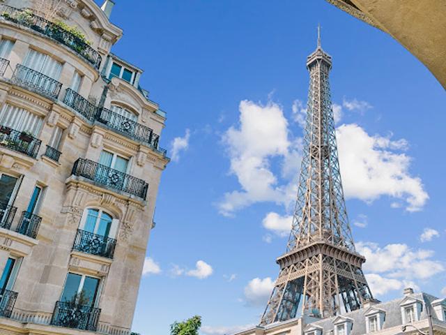 Location Appartement 5 pièces 134.05 m2 Paris 7ème