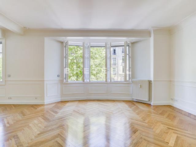 Location Appartement 5 pièces 135 m2 Paris 8ème