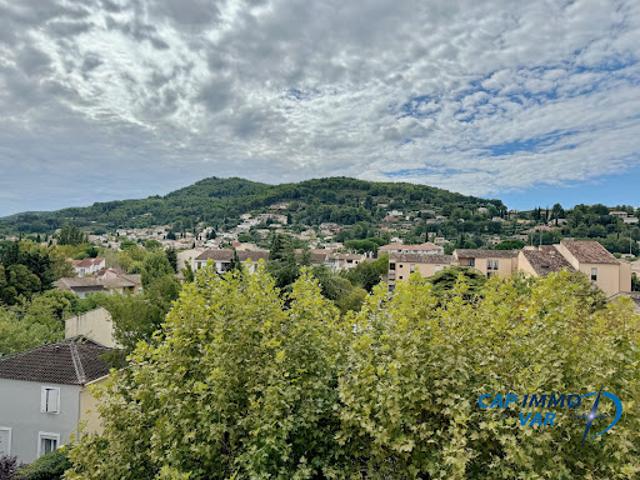 Location Appartement 5 pièces 137.51 m2 Le Beausset