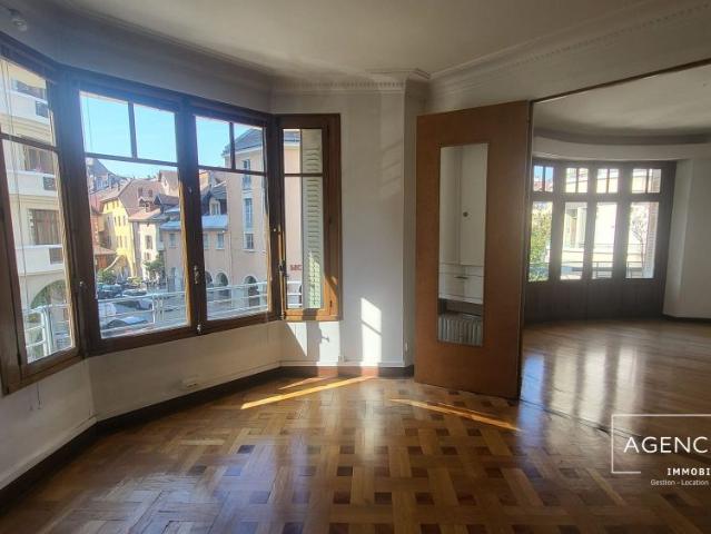 Location Appartement 5 pièces 139m² ANNECY 74000