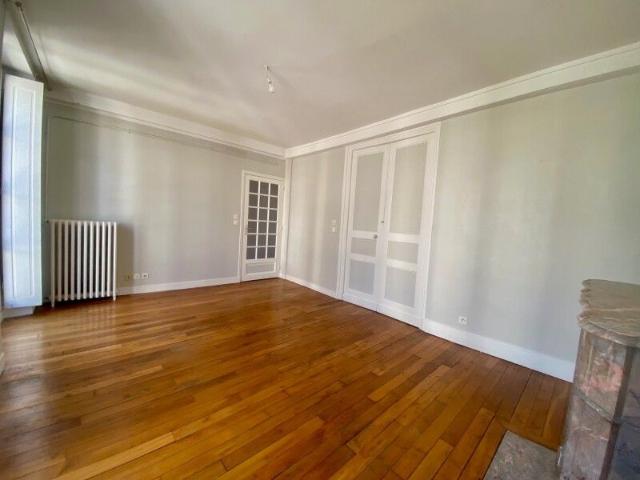 Location Appartement 5 Pièces 143 m²