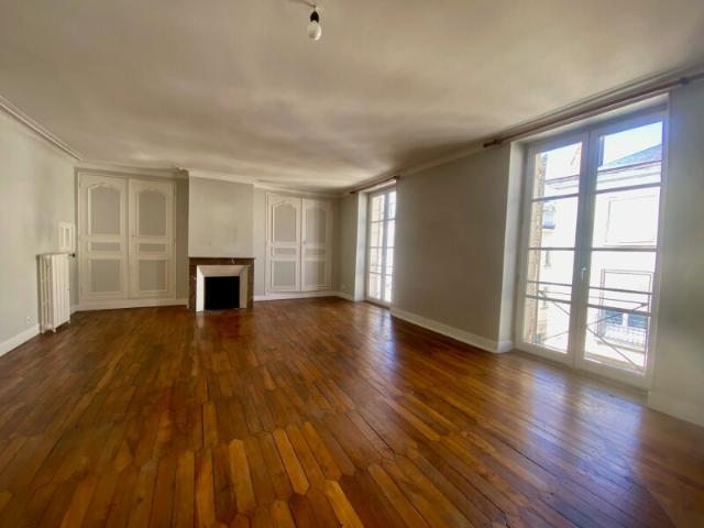 location appartement 5 pièces 143 m² orleans: t5 de 143.73 m² | 12606 durand montouché