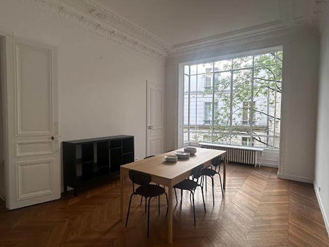 Location Appartement 5 pièces 148.81 m2 Paris 17ème