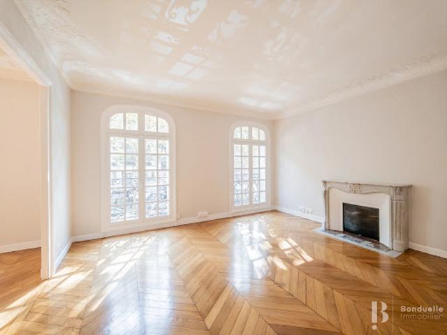 Location Appartement 5 pièces 150.2 m2 Paris 7ème
