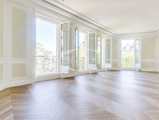 Location Appartement 5 pièces 150 m2 Paris 16ème