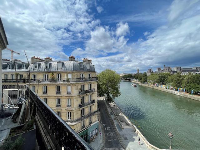 Location Appartement 5 pièces 156.27 m2 Paris 4ème