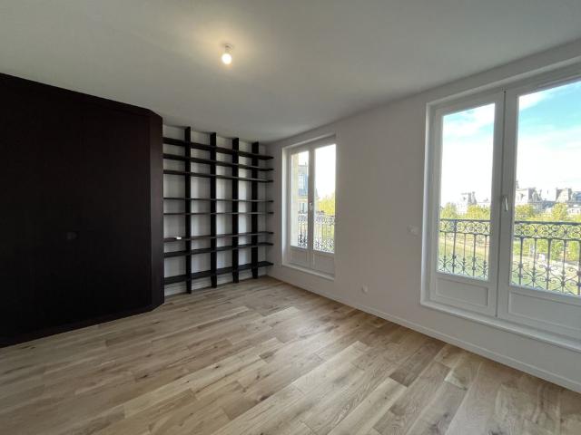 Location Appartement 5 pièces 156m² PARIS 4ème