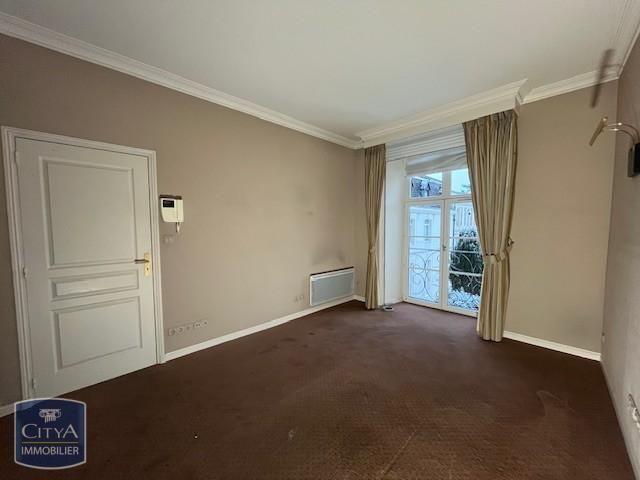 Location Appartement 5 pièces 160m² CAMBRAI 59400