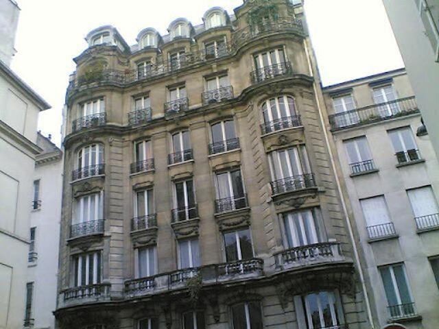 Location Appartement 5 pièces 162 m2 Paris 10ème
