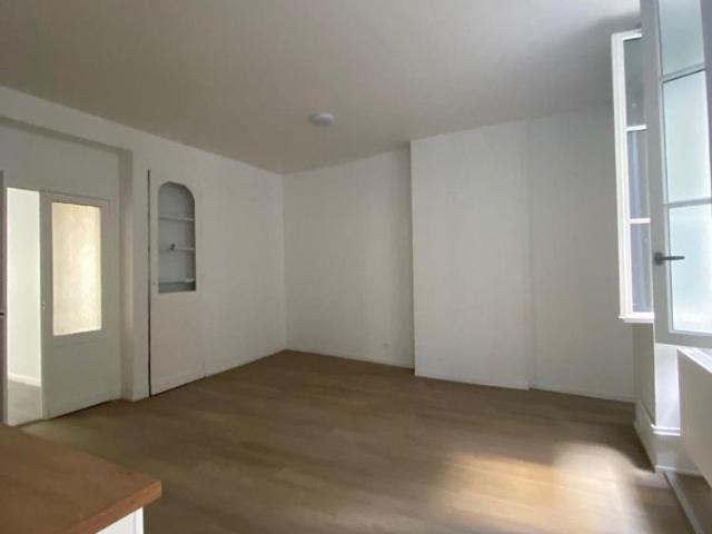 Location Appartement 5 pièces 167m² BORDEAUX 33000