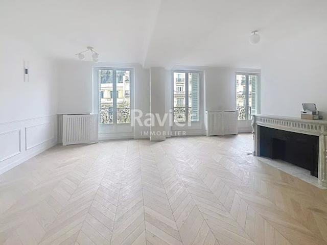Location Appartement 5 pièces 169.3 m2 Paris 9ème