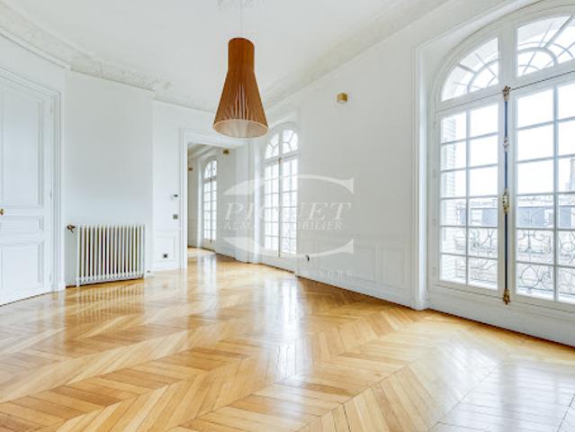Location Appartement 5 pièces 175 m2 Paris 8ème