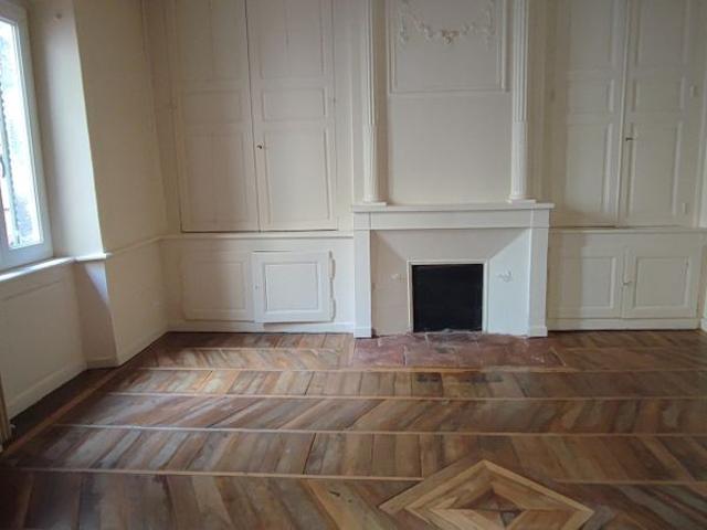 Location Appartement 5 pièces 175m² BRIOUDE 43100