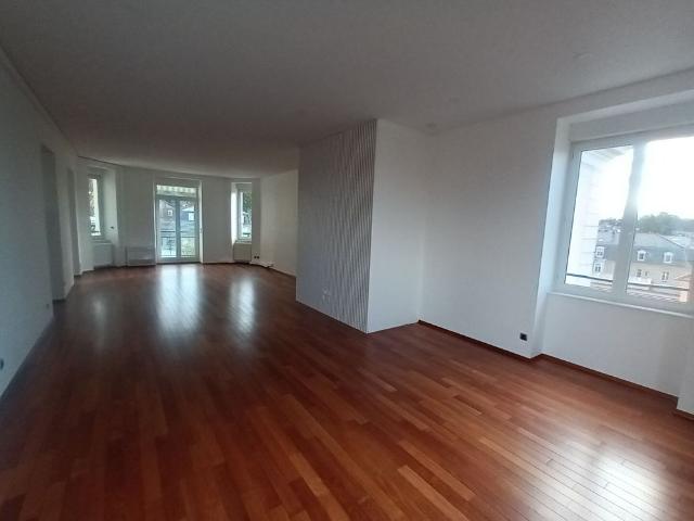 Location Appartement 5 pièces 185m²