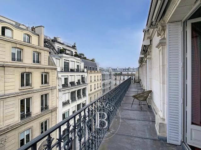 Location Appartement 5 pièces 188.02 m2 Paris 8ème
