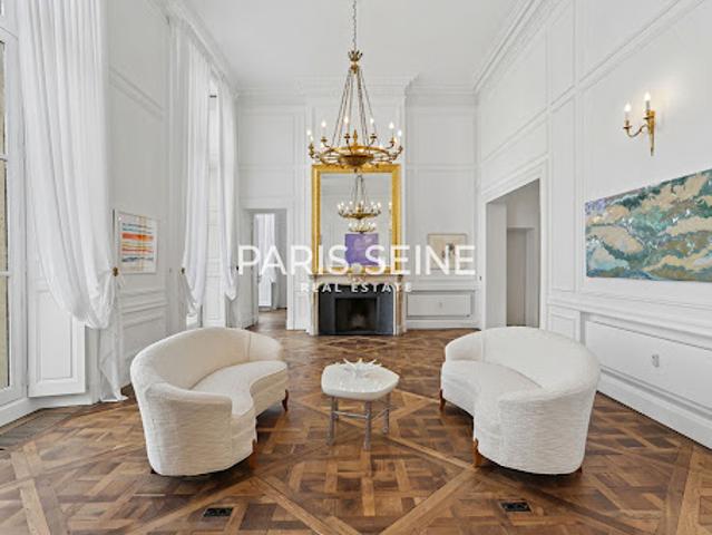 Location Appartement 5 pièces 197 m2 Paris 1er