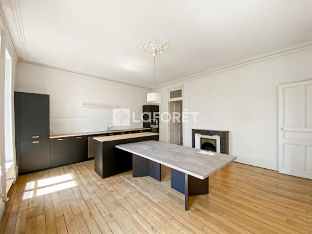 Location Appartement 5 pièces 198.55 m2 Valence