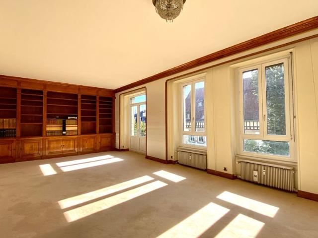 Location Appartement 5 pièces 214m²