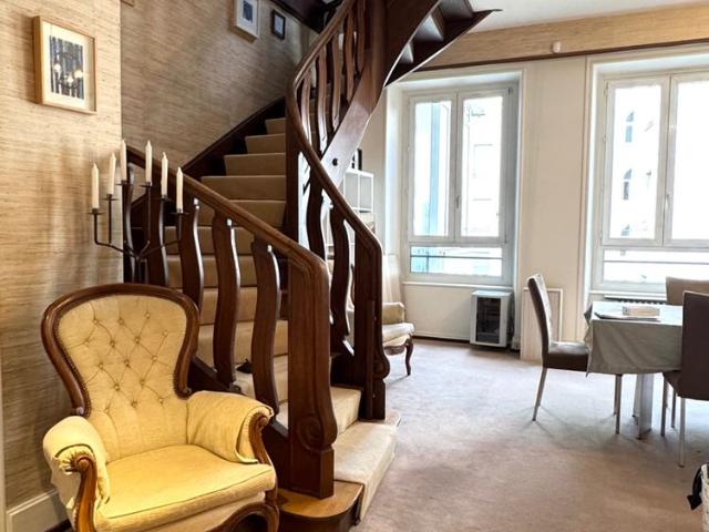 Location Appartement 5 pièces 214m²