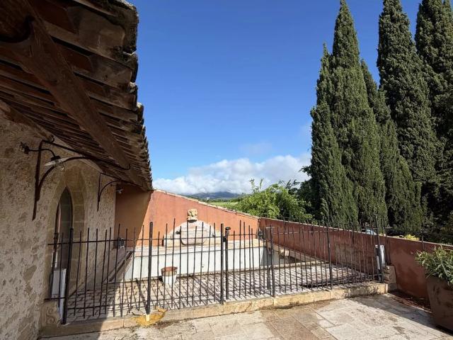 Location Appartement 5 pièces 220 m2 à Vaugines