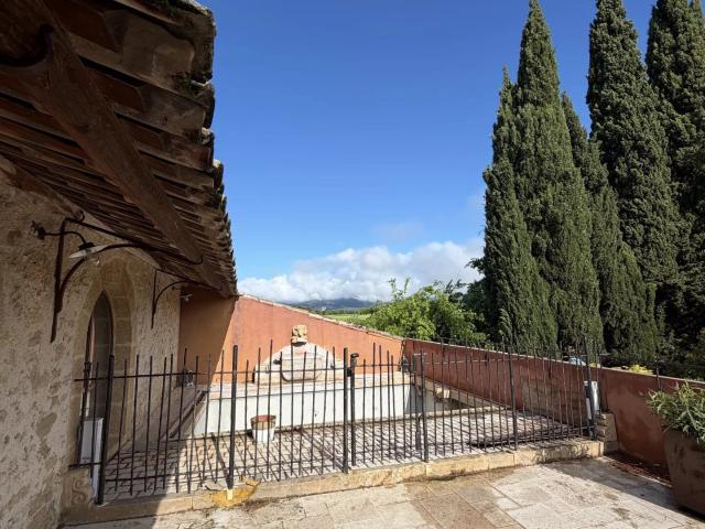 Location Appartement 5 pièces 220 m2 à Vaugines