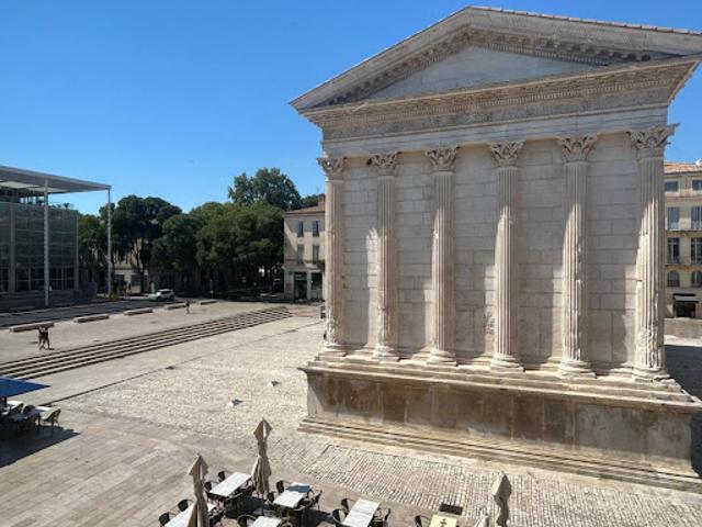 Location Appartement 5 pièces 221.35 m2 Nimes