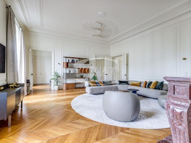 Location Appartement 5 pièces 230 m2 Paris 8ème