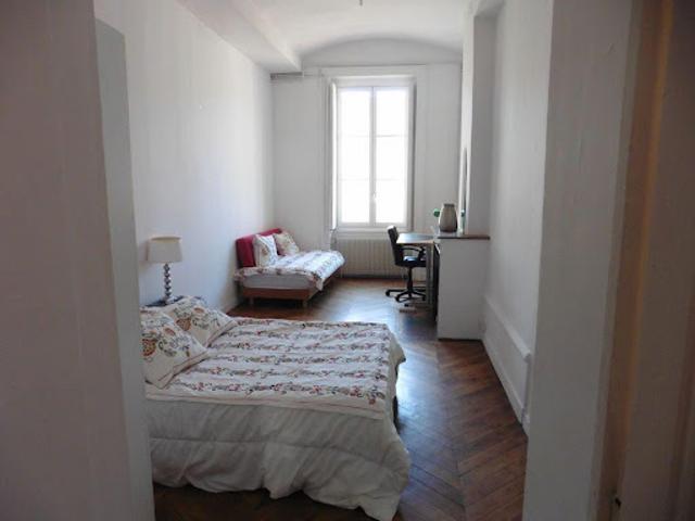 Location Appartement 5 pièces 25 m2 Lyon 2ème