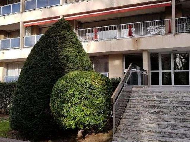 Location appartement 5 pièces Marseille 8e 13