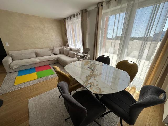 Location Appartement 5 pièces Meublé 98m² LE PLESSIS ROBINSON 92350
