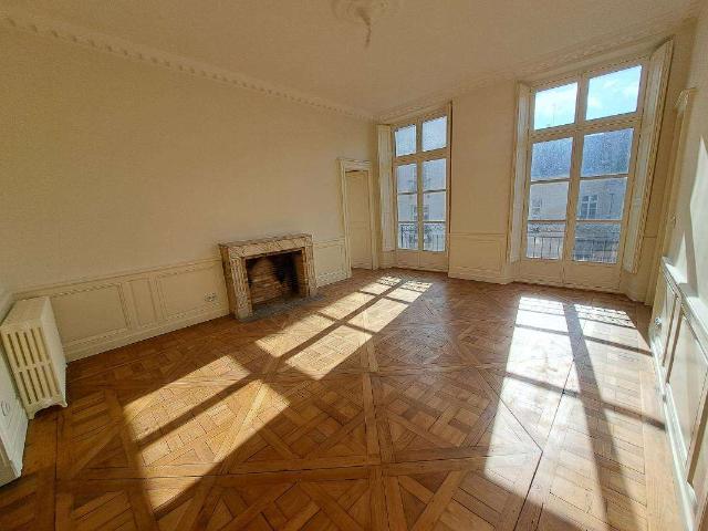 Location appartement 5 pièces Nantes Centre Ville 44