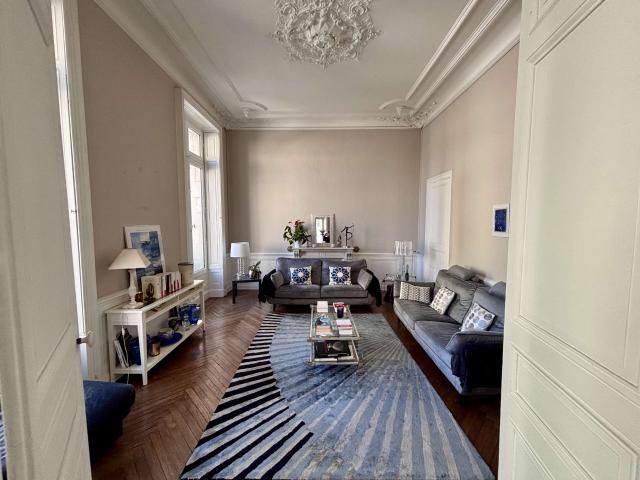 Location appartement 5 pièces Nantes Centre Ville 44