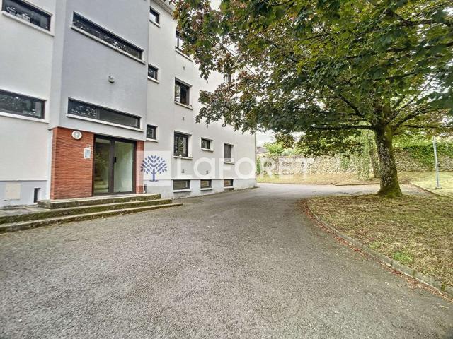 Location appartement 5 pièces Parthenay 79