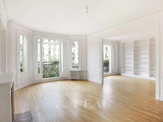 Location appartement 5 pièces Paris 15e 75