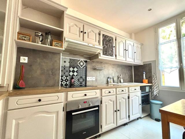 Location appartement, 63.44 m² T 3 à Nice, 1 370 €