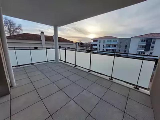 location appartement, 60.6 m² parking