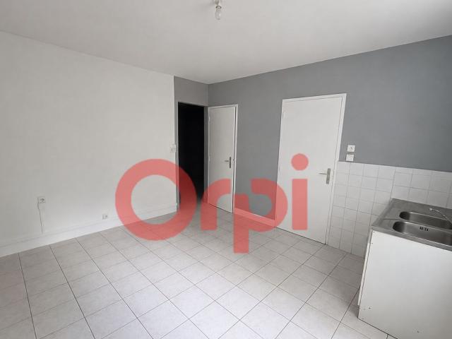 Location appartement, 60.81 m² T 2 à Roisel, 500 €
